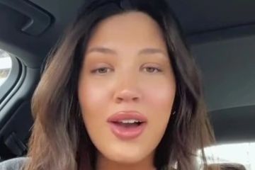 Mujer que se hizo un aumento de senos para obtener DD dice que parece un globo gigante