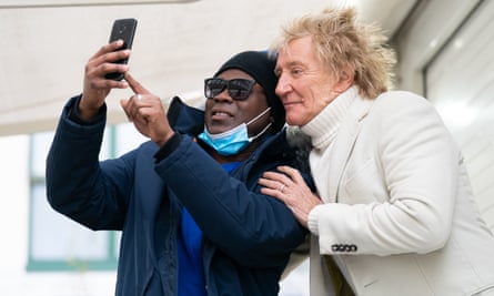 Stewart con Omarie Ryan, a quien le hicieron una resonancia magnética de la rodilla izquierda.