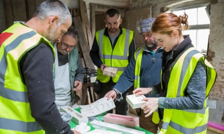 Taller de yeso de cal en el Heritage Skills Centre de Oxfordshire.