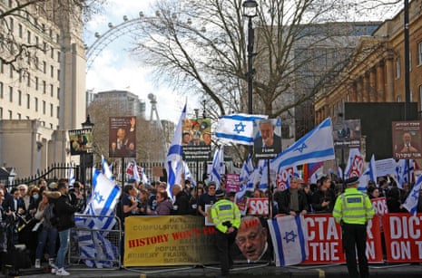 Manifestantes contra Netanyahu.