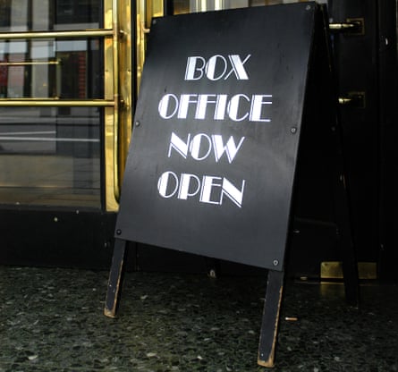 El personal de la taquilla estuvo entre los que participaron en la encuesta.