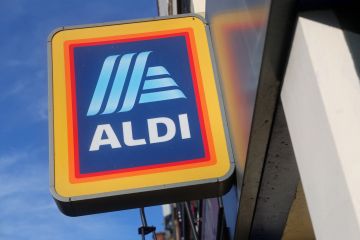 Los compradores se apresuran a comprar el cabello falso de Aldi que deja el cabello súper liso