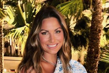 Sam Faiers ha criticado las fotos navideñas ya que está acusada de fallar en Photoshop
