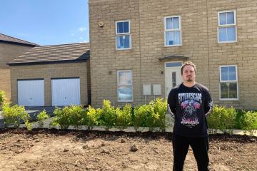 Estamos cansados ​​de nuestra nueva construcción con constructores en el garaje, estamos tomando medidas