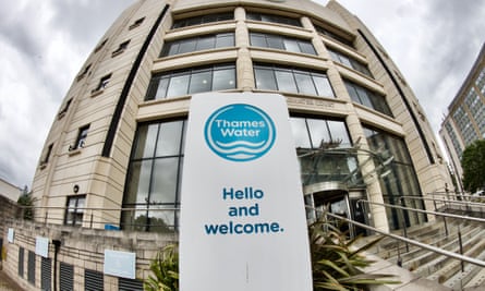 La sede de Thames Water, una empresa de servicios públicos endeudada, cerca de Reading