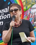 Mary Bousted, del Sindicato Nacional de Educación, habla en un mitin en Brighton en mayo.