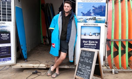 Brook Hill, instructor de surf, Polzeath.