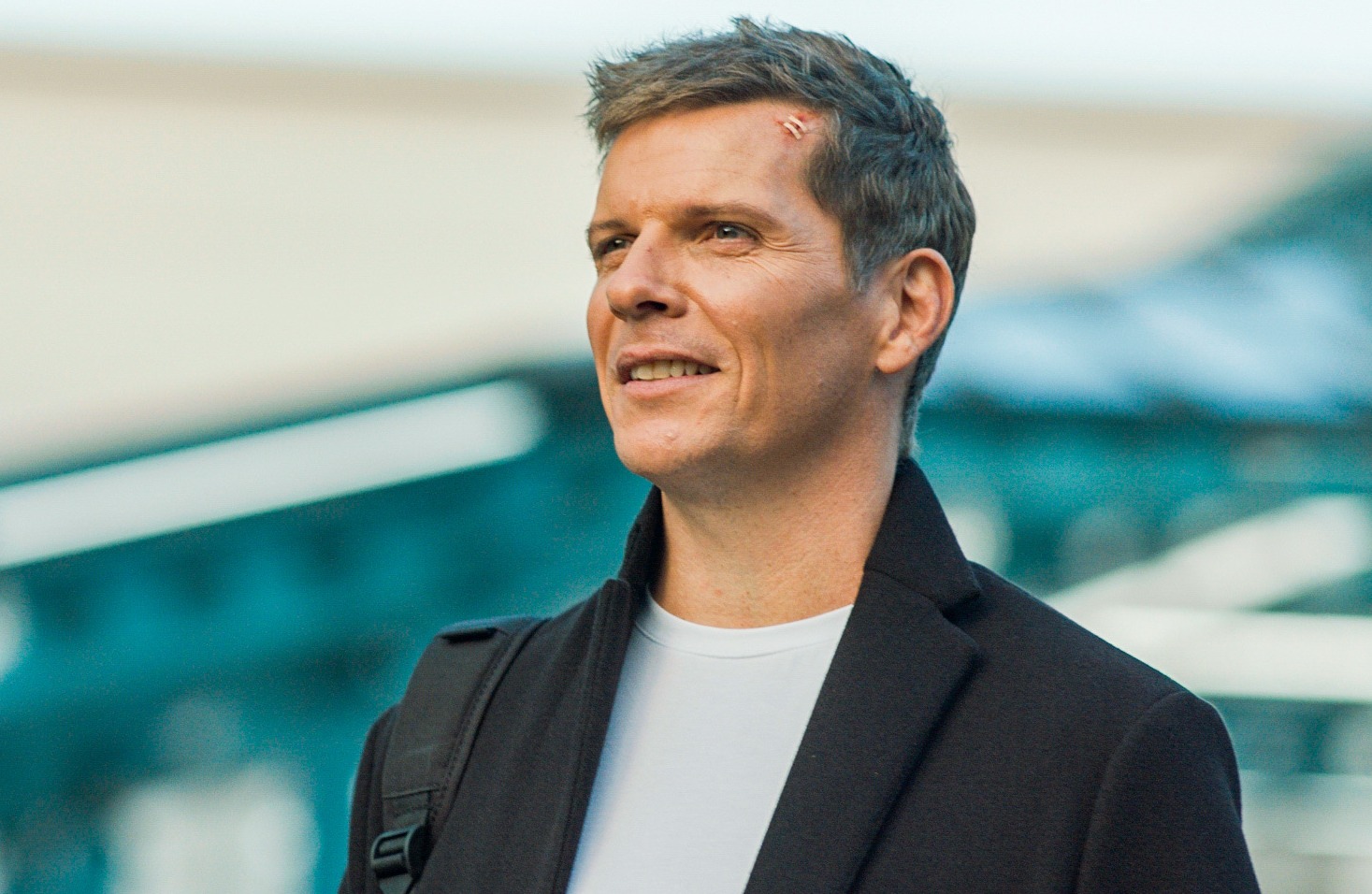 Nigel Harman está a punto de bailar el vals en la pista de baile de Strictly