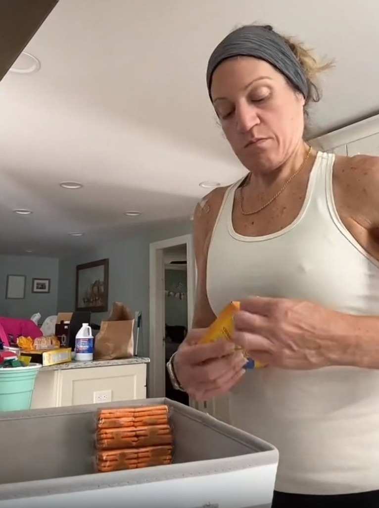 Una profesional de la crianza de los hijos y creativa que hace las cosas por sí misma dice que ha encontrado una manera genial de mantener su hogar organizado y mantener a sus hijos entretenidos.