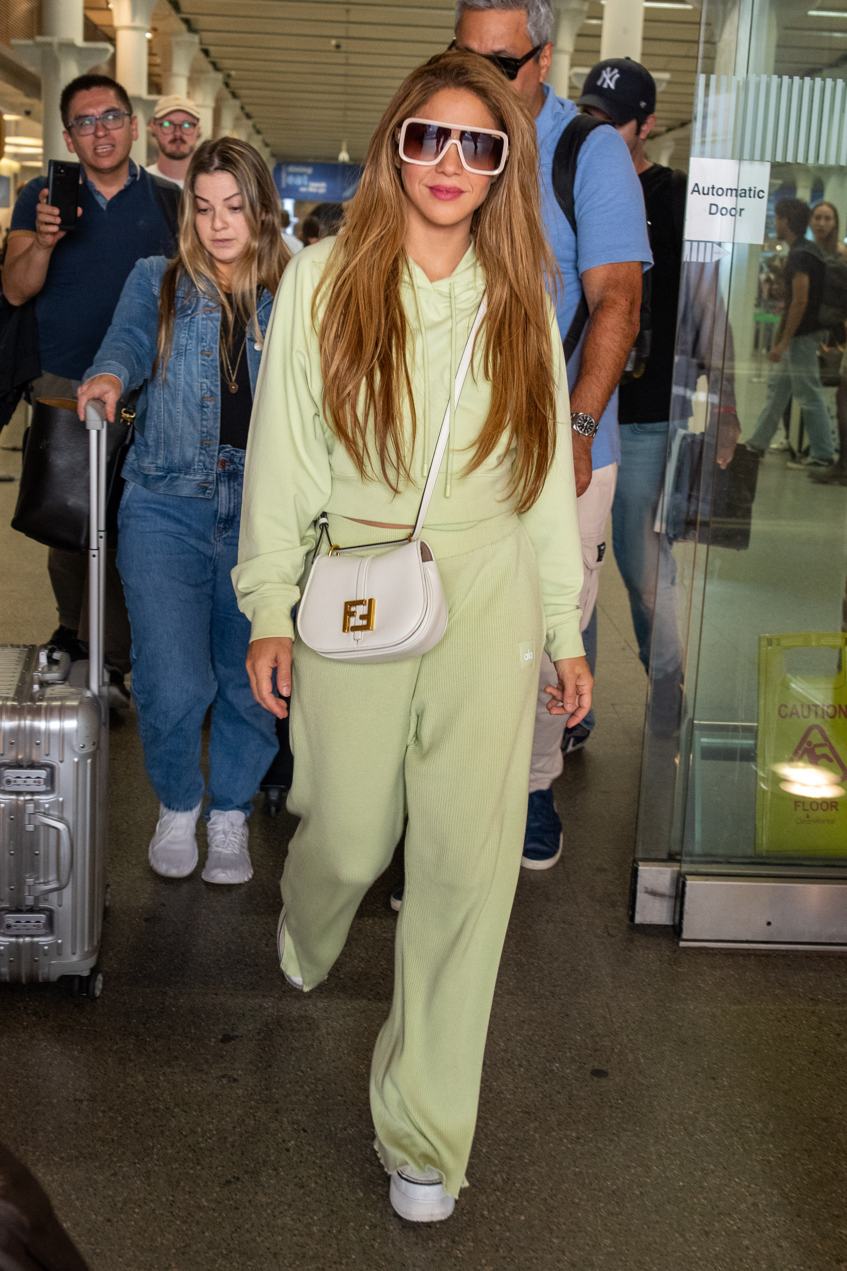 Shakira llega esta tarde a Londres tras una ajetreada semana en París