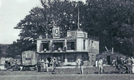 El edificio de la RAF Ibsley Watch Office en julio de 1944, utilizado por las Fuerzas Aéreas del 9º Ejército USAAF, 367th Fighter Group